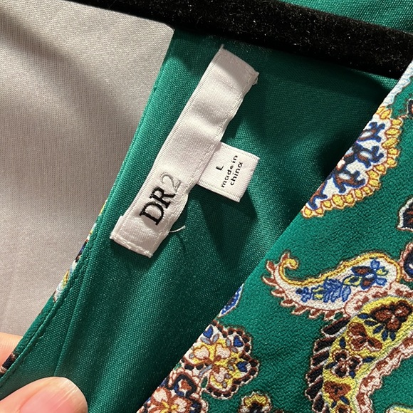 Green summer dress with paisley(ish) pattern - Picture 2 of 3